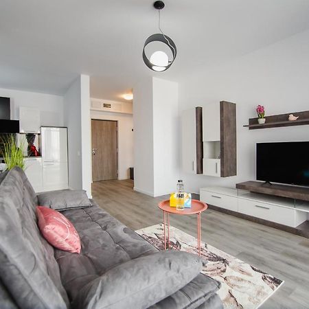 Trio Pink Apartment Oradea Exterior foto