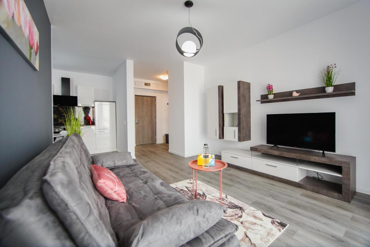 Trio Pink Apartment Oradea Exterior foto
