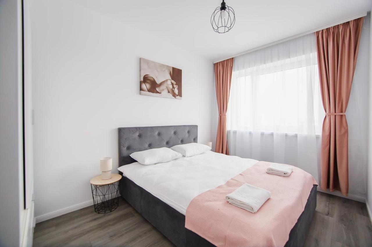 Trio Pink Apartment Oradea Exterior foto