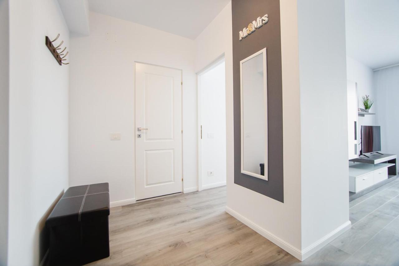 Trio Pink Apartment Oradea Exterior foto