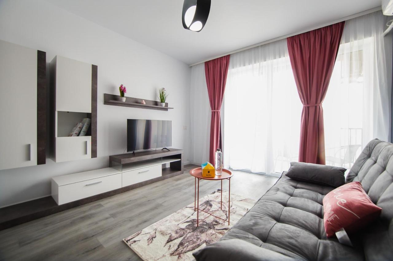 Trio Pink Apartment Oradea Exterior foto
